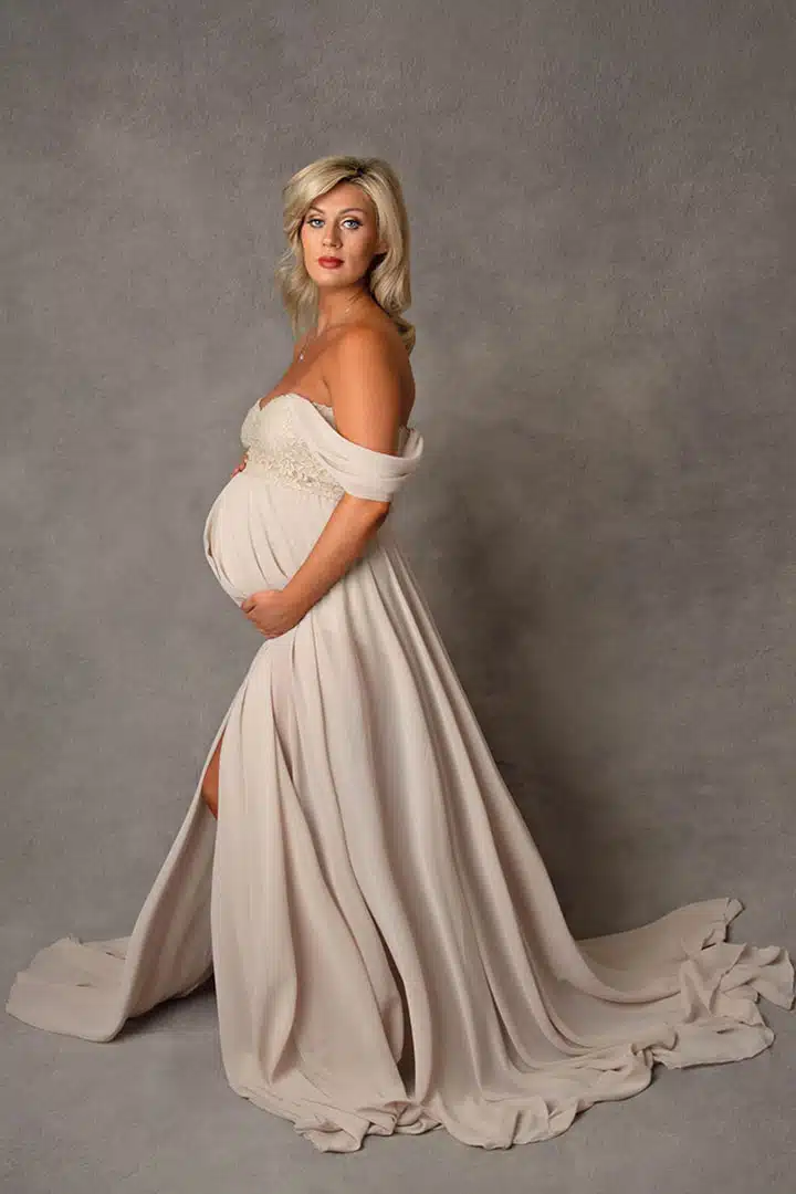 classic maternity pose